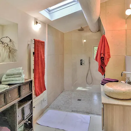 4 Bedroom Stunning In * Lagnes