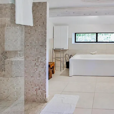 4 Bedroom Stunning In
