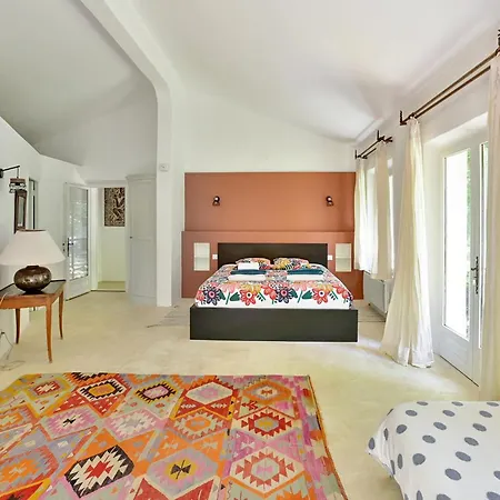 4 Bedroom Stunning In Holiday home *