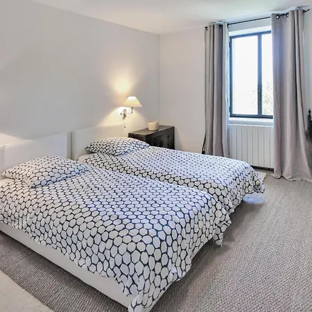 Holiday home 4 Bedroom Stunning In