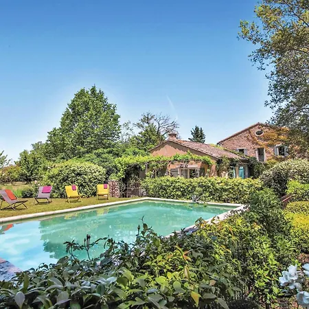 4 Bedroom Stunning In Holiday home