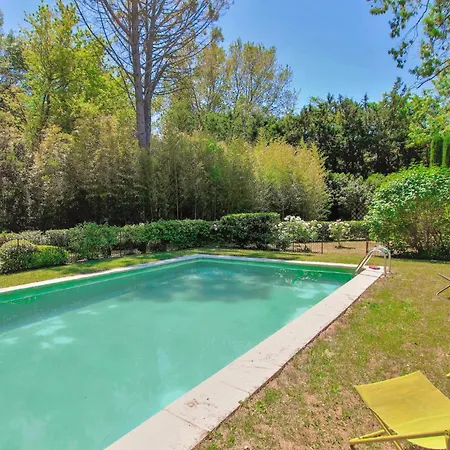 4 Bedroom Stunning In Holiday home