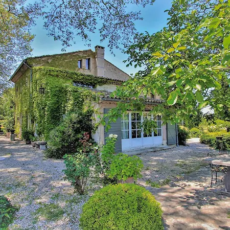 4 Bedroom Stunning In Holiday home